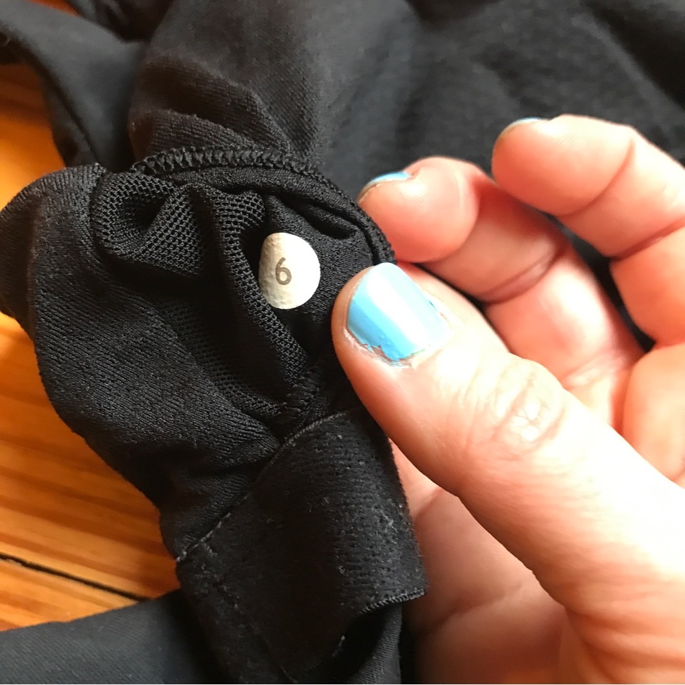 Lululemon Black Crossback Tank Top, EUC, 8 - Picture 10 of 13